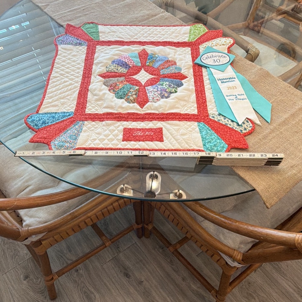 Handmade Quilted Patchwork Floral Table Runner Red White Multi Dresden Plate - Picture 13 of 14